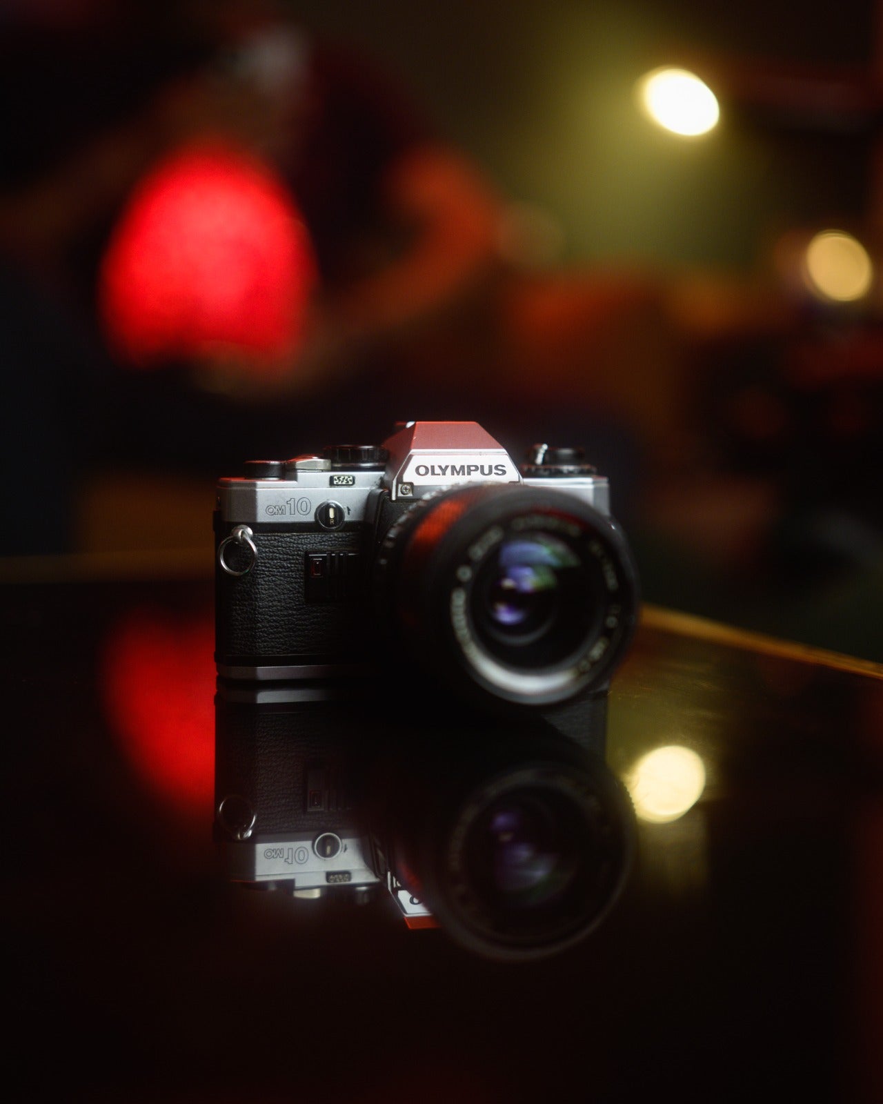 Olympus om10 w/ 35-70mm zoom lens - 35mm SLR Film Camera