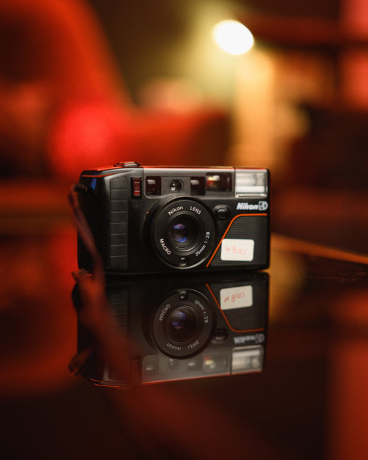 Nikon l35 ad3 [with battery]